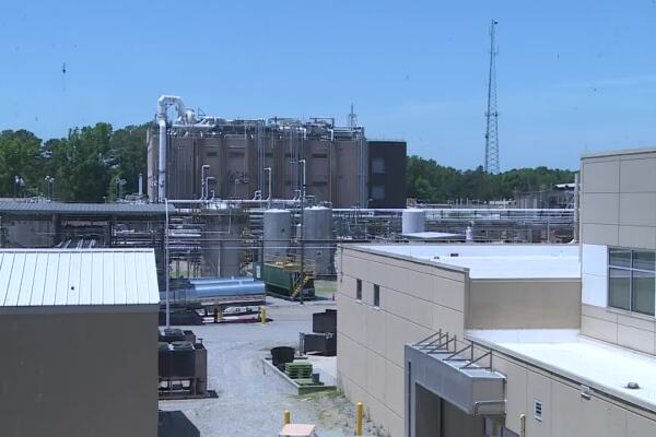 Governor Youngkin ‘Incredibly Impressed’ with New Petersburg AMPAC Pharmaceutical plant